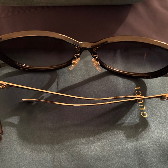 Gucci Oval Rim Designer Sunglasses GG0226SK - Picture 5 of 6
